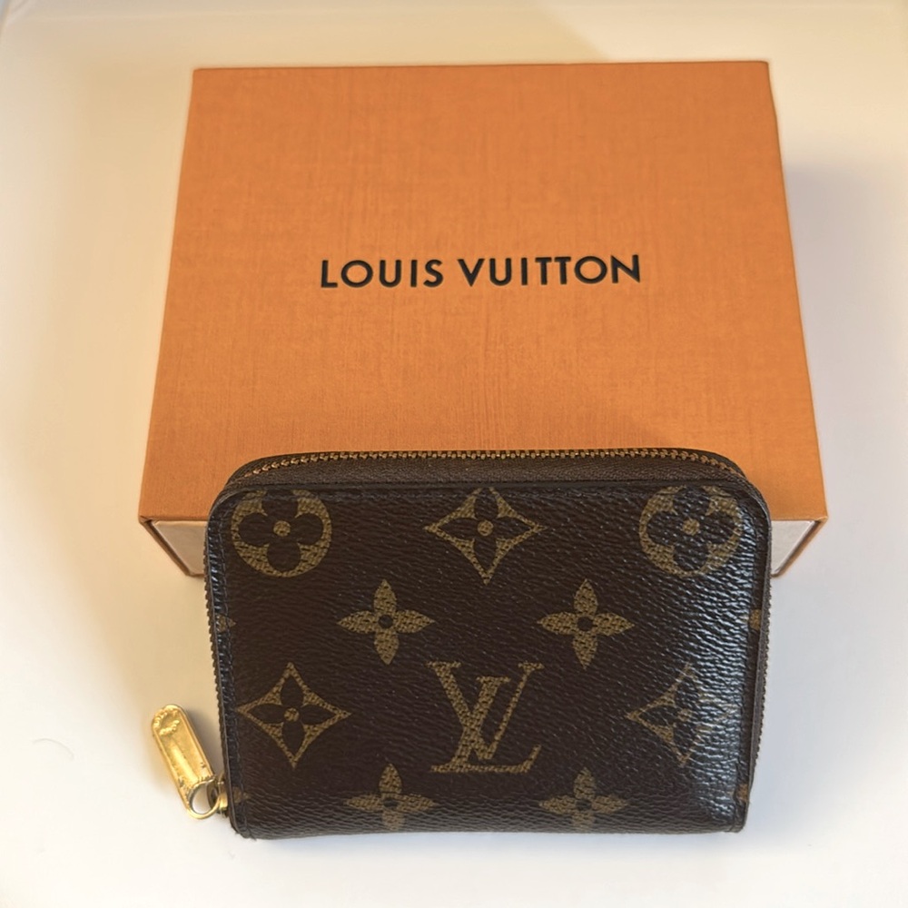 Louis Vuitton Monogram Zippy Wallet